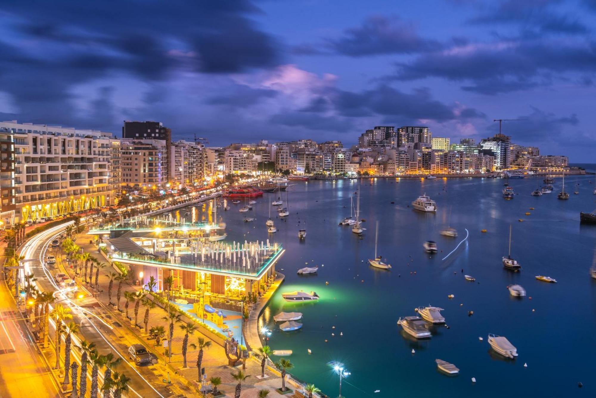 Apartmán La88 Bayview Penthouse With Jacuzzi Sliema Exteriér fotografie