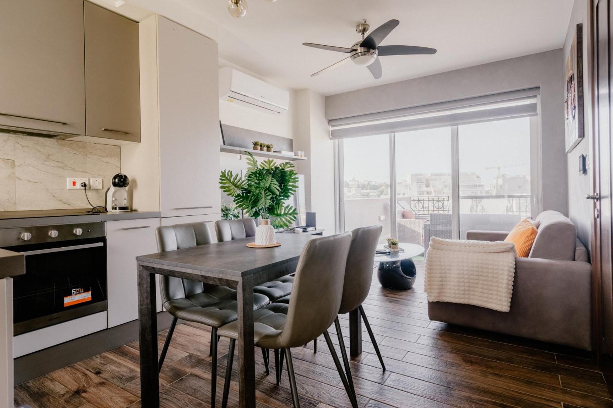 Apartmán La88 Bayview Penthouse With Jacuzzi Sliema Exteriér fotografie