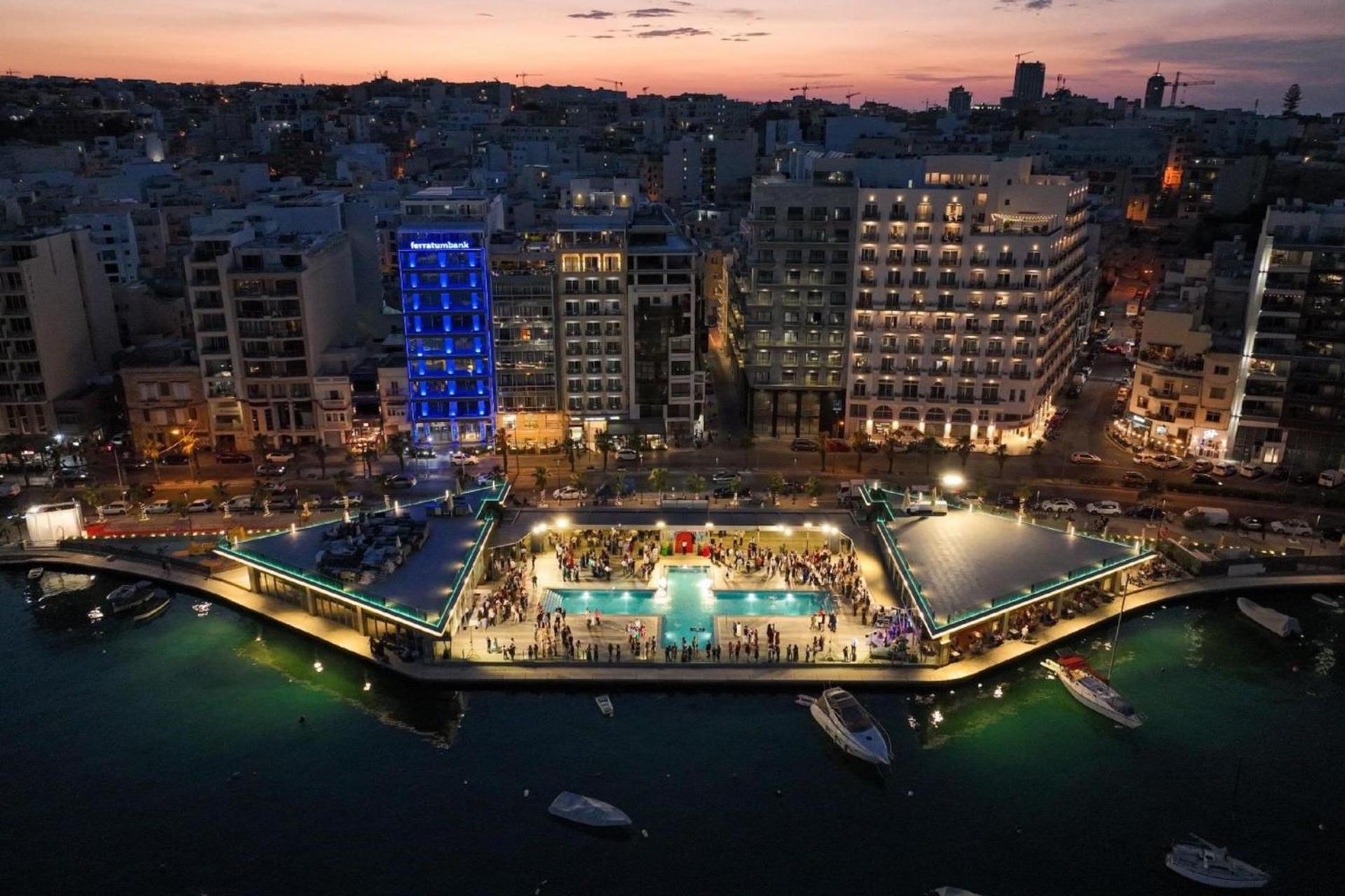 Apartmán La88 Bayview Penthouse With Jacuzzi Sliema Exteriér fotografie